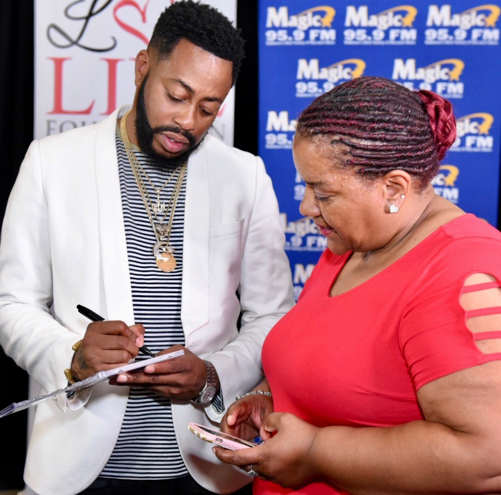 Cocktails & Conversation: Raheem DeVaughn